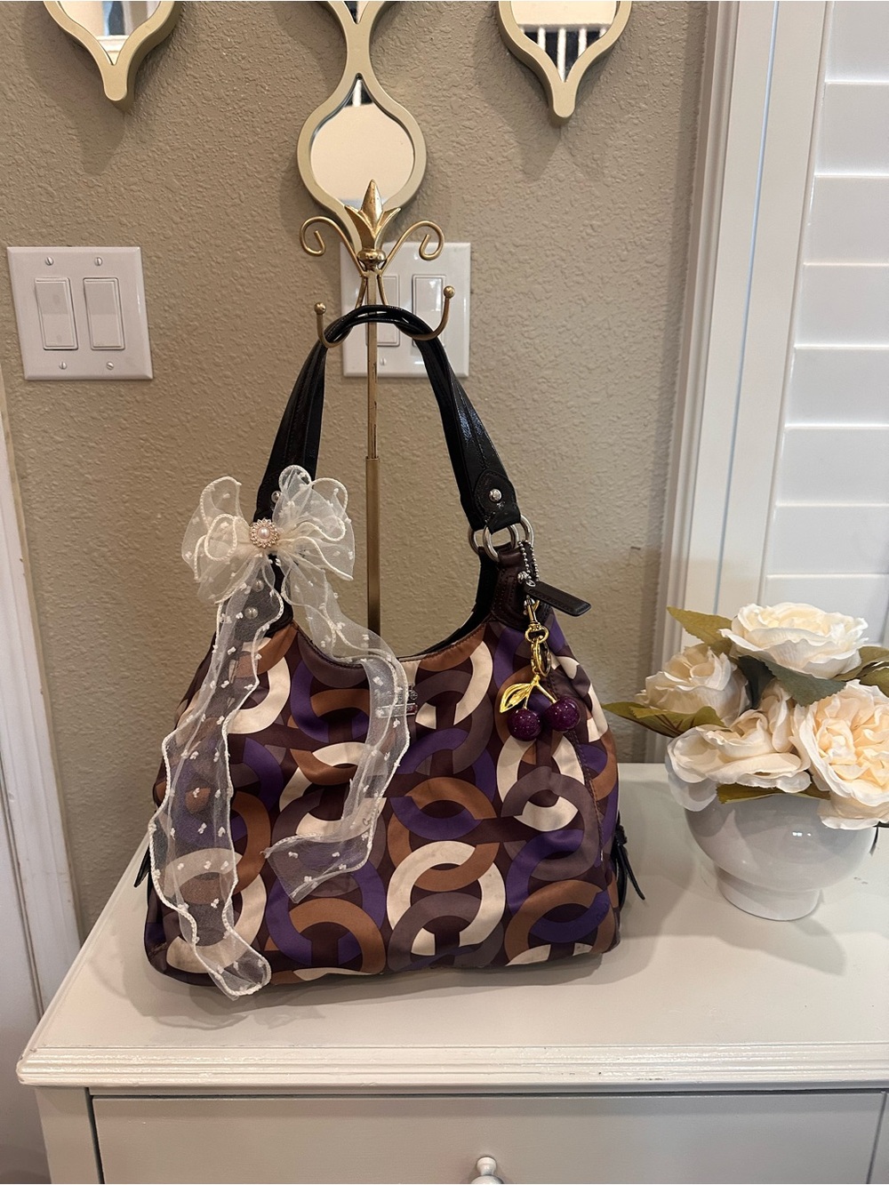 Coach Stylish Purple Patterned Shoulder Bag - Picture 2 of 6